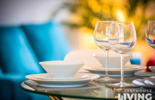 NEW Spacious Modern Townhouse Sleeps 12 Free Parking - Foto 18