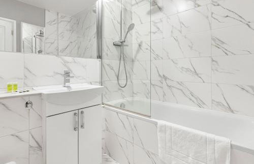 Modern 1 bedroom Apartment with views on West London - Pass the Keys - Foto 11