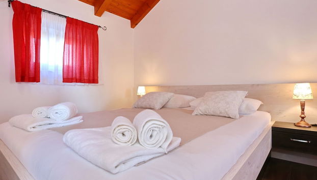 Villa in Prkos With Private Pool and Sea Nearby - Foto 3, Habitación