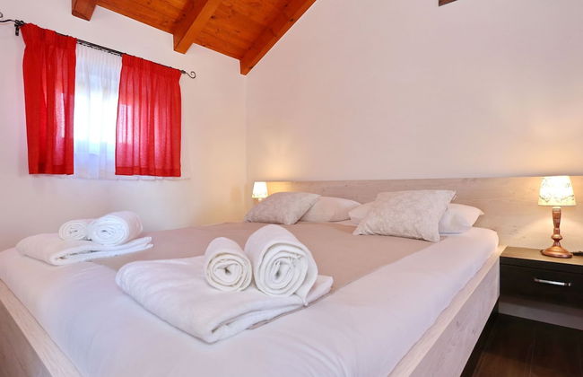 Villa in Prkos With Private Pool and Sea Nearby - Foto 3