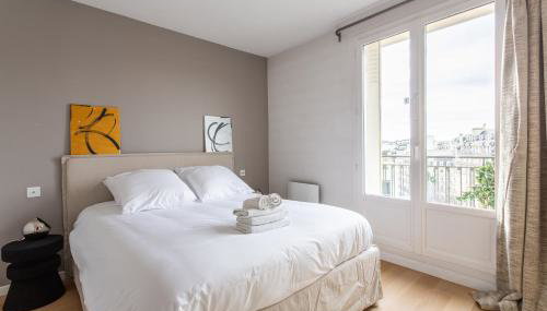 Montaigne - Sunlit Corner Penthouse with Balcony - Foto 5