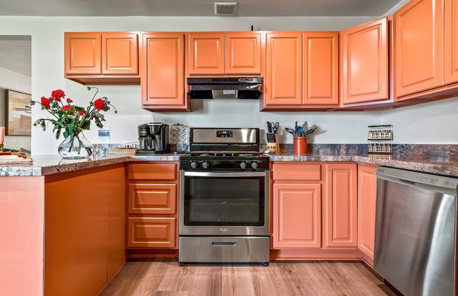 5BR Sleeps 10 Hot Tub Fire Pit Games & Walk to ASU - Foto 15