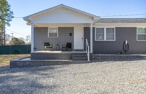 Private Hot Tub & Swing, Vintage Nintendo with Large Parking & EV ready - Foto 30