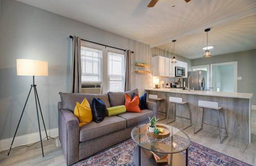 Stylish home Garage Walk to Lake Minutes from Airport - Foto 1