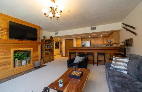 Ski in Ski out Main Street Balcony Hot Tub - Photo 7