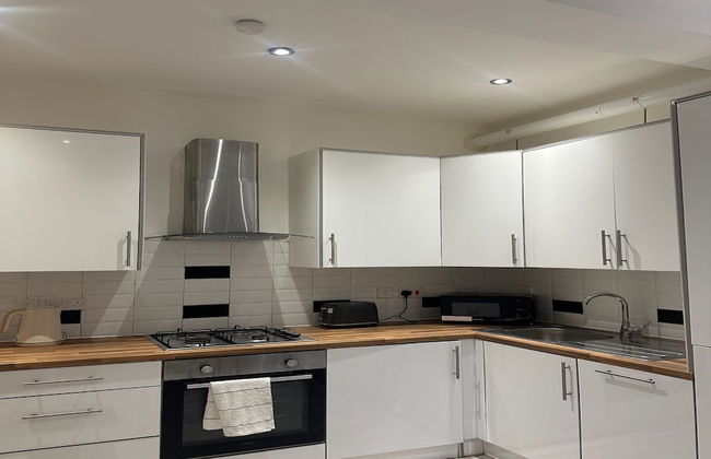 Charming 1-bed Apartment in Walton on the Naze - Photo 13