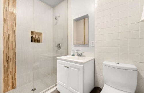 2BR-2 mins to Ocean-Sleeps 8-Pets - Photo 23