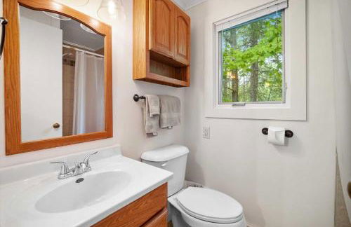 Lakefront 2BR Paradise w Mackinac Island Views - Photo 14