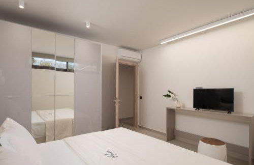 Amalthia Villa, Heated Pool & Walk to the Beach, By ThinkVilla - Photo 48