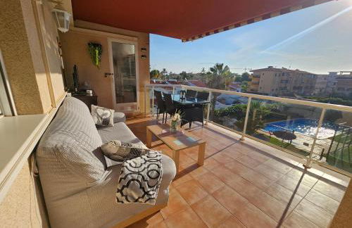ACOGEDOR APARTAMENTO CON TERRAZA Y VISTAS AL JARDIN - Foto 1