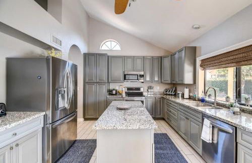 Poolside Backyard Oasis! Scottsdale Family Retreat - Foto 8