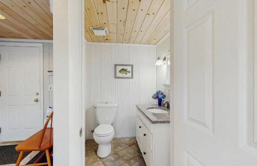 By the Sea - Foto 18