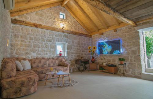 Villa Milena with heated pool and jacuzzi - Photo 67