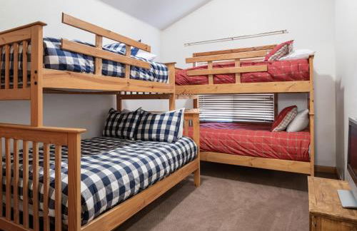 Family Getaway-Pool, Hot Spring, Scuba & Ice Castles 727 home - Foto 15