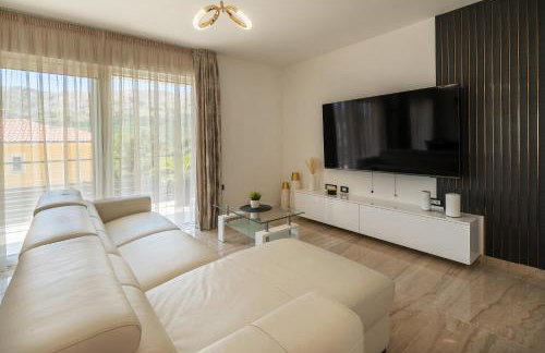 Villa Marina with a Pool - Foto 21