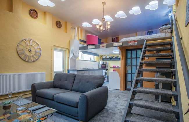 Clouds - 1 Bedroom Holiday Home - Milford Haven - Photo 16