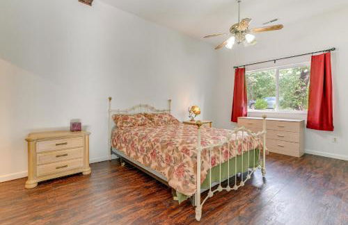 Charming Grants Pass Cottage with Patio and Gas Grill! - Foto 14