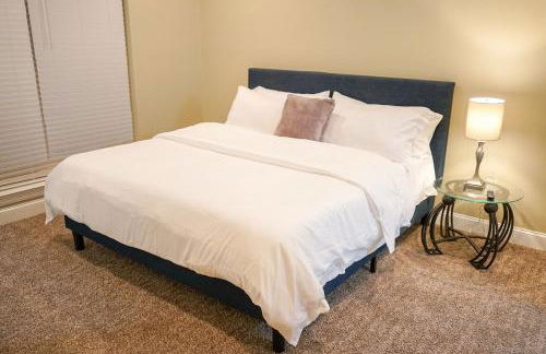 Cozy 3BR 2BA Retreat, Fast Wi-Fi, Free Parking -A- - Foto 15