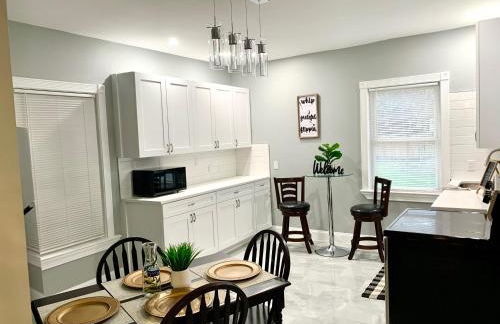 The Blackjack Duplex - Private Yard & Parking, Near Falls & Casino by Niagara Hospitality - Foto 2