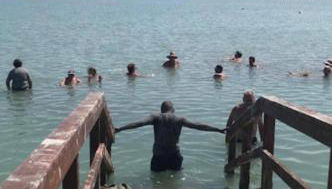 Oasis en la playa con piscina - Foto 3