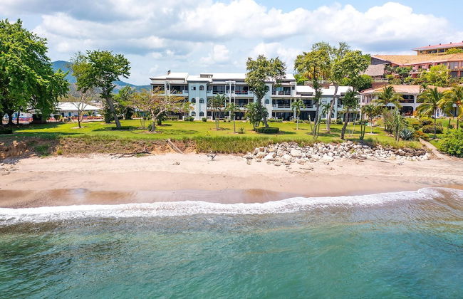 Newly Remodeled Beachfront Condo, Ground-Floor Terrace & Direct Access to Playa Flamingo - Foto 27