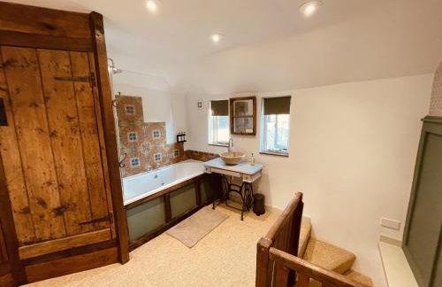 Charming Cottage Sleeps 4 With Sauna - Foto 20