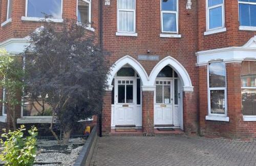 No 10 serviced apartment - Danes 2 Bedroom - Photo 12