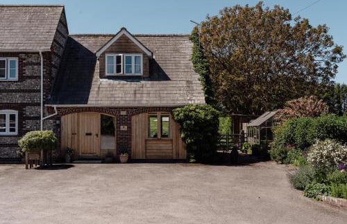 Tokenhill Cottage - Photo 1