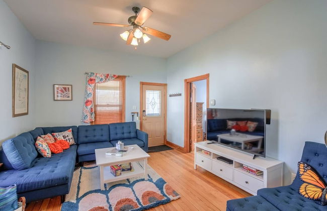 Pet Friendly 1900 Classic 3 Bedroom Value - Photo 1