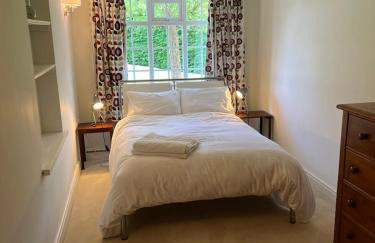 Richmond Hill Cottages, Exclusive 6 bedroom Farm House, Markington with heated pool - Photo 36