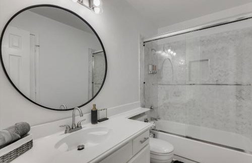 Luxury Holiday Home 5BR Hot Tub, Pool & Beautiful Backyard - Foto 30