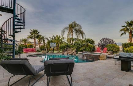 Luxury Contemporary Sanctuary w/ Pool and Views! - Foto 98