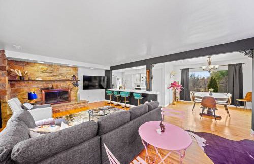 Comfort, Fun, & Charming - 5BR Oasis with Pool - Foto 1