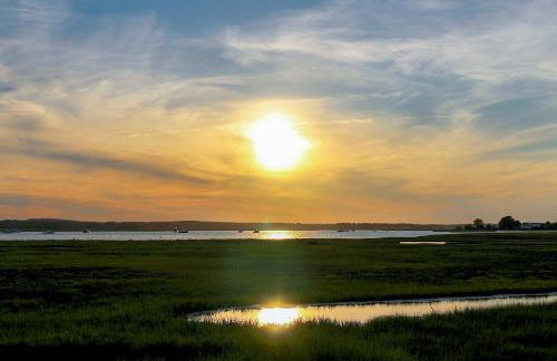 Cozy Hampton Cottage - Walk to Beaches and Marina! - Foto 28