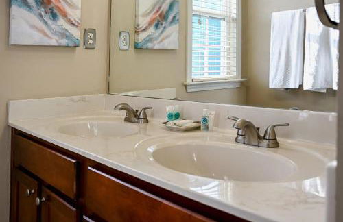 Modern 5BR Retreat with Office Fully Furnished - Foto 38