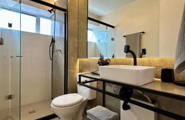 Apto 1405 com Piscina e Academia 2 Quartos Ar Condicionado no Centro Cívico com Garagem - Foto 16