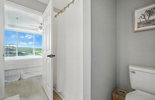 New 2 Bed 2 Bath Condo with Pool at BMS - Foto 19