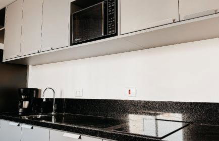 BE Deodoro, prédio novo! completo, com piscina e academia, perto do mercado público - Foto 64