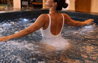 TauberChalet I Private Spa mit Sauna & Whirlpool I Natur I 10 Min zur Altstadt - Foto 1