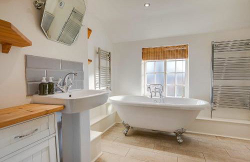 Marsh Mallow Cottage - Hot Tub Packages Available - Foto 47