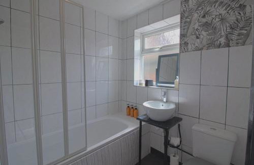 Egton St - Stylish house with parking, near town! - Foto 21