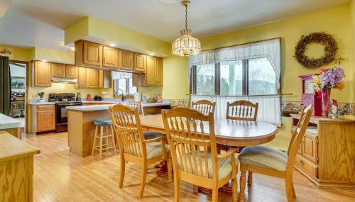 Home with Large Yard 8 Mi to Holiday Valley Resort - Foto 3