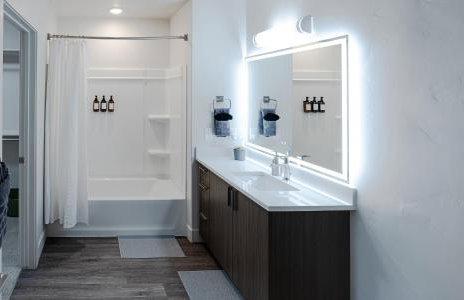 Convention Ctr Bespoke Beauty - 2BD Pool,Gym,Hot tub,Pkg - Foto 34