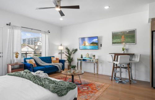 Stylish Top-Floor Gem with King Bed & City Ocean Views - Foto 4