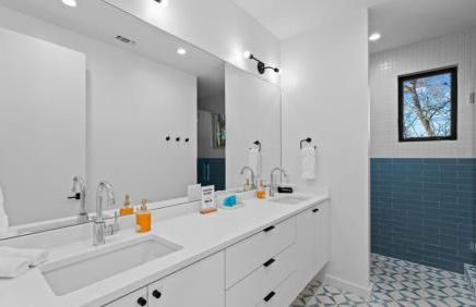 New 6 BR, 4.5B, Pool, Hot Tub, Cold Plunges, Outdoor Sauna, Bar, 9 TVs - Foto 40