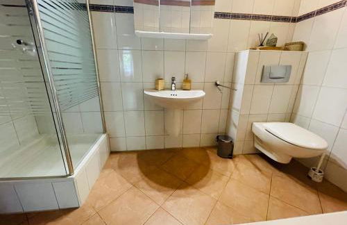 gemütlich*Nespresso*Netflix*Arbeitsplatz*Parkplatz - Foto 18