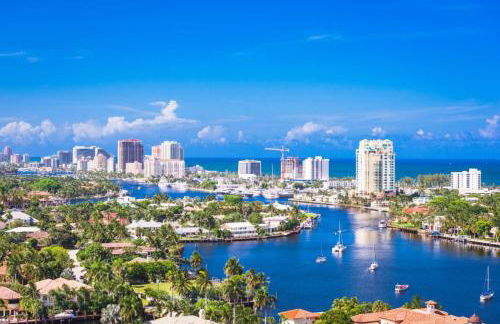 Villa Oasis 3 Miles to Hard Rock Stadium & Casino, Guitar Hotel Nearby, Pool, Game Room, Sleeps 12, 15 Min to Beach - Foto 46