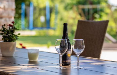 Cozy Home In Rojnici With Wifi - Photo 16