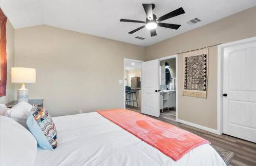 Modern Cabin Nestled in a Pine Forest Near Austin - Foto 72