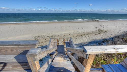 Charming Cape Cottage—Ocean Views Private Beach - Foto 3